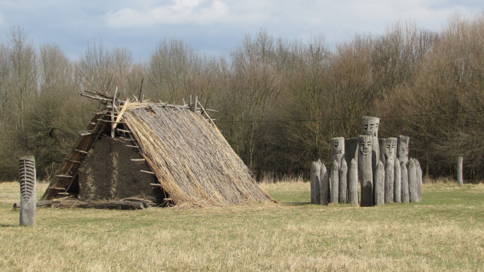 Lovecký zámeček Pohansko a slovanské hraště 14